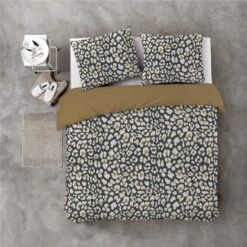 Byrklund - Dekbedovertrek Lazy Leopard - 200x220 Cm - Okergeel -Knusse Nacht 1000012915 0102