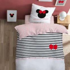Disney Minnie Mouse Dekbedovertrek, Stripes - 140 X 200 Cm + 63 X 63 Cm - Katoen -Knusse Nacht 1000025440 0102