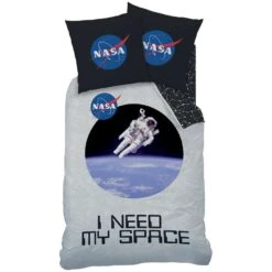 NASA Dekbedovertrek Space Astronaut - Eenpersoons - 140 X 200 Cm - Katoen 5 NASA Dekbedovertrek Space Astronaut - Eenpersoons - 140 X 200 Cm - Katoen -Knusse Nacht 1000028634 0101