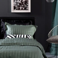 Damai Dekbedovertrek Katoen-satijn - 140x200/220cm - Groen Gestreept 9 Damai Dekbedovertrek Katoen-satijn - 140x200/220cm - Groen Gestreept -Knusse Nacht 1000030561 0103