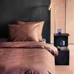 Damai Dekbedovertrek Atomy - Bio Satijn - 140x200/220 Cm - Brick Red -Knusse Nacht 1000030638 0102