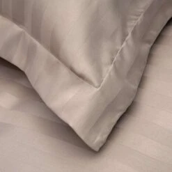 Dekbedovertrek Damai Linea Cement Satijn-260x200/220 -Knusse Nacht 1000034525 0102