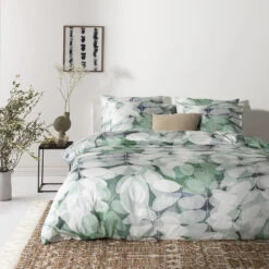 Cinderella Dekbedovertrek Levy - Satijn - 200x200/220 Cm - Green 6 Cinderella Dekbedovertrek Levy - Satijn - 200x200/220 Cm - Green -Knusse Nacht 1000035163 0101