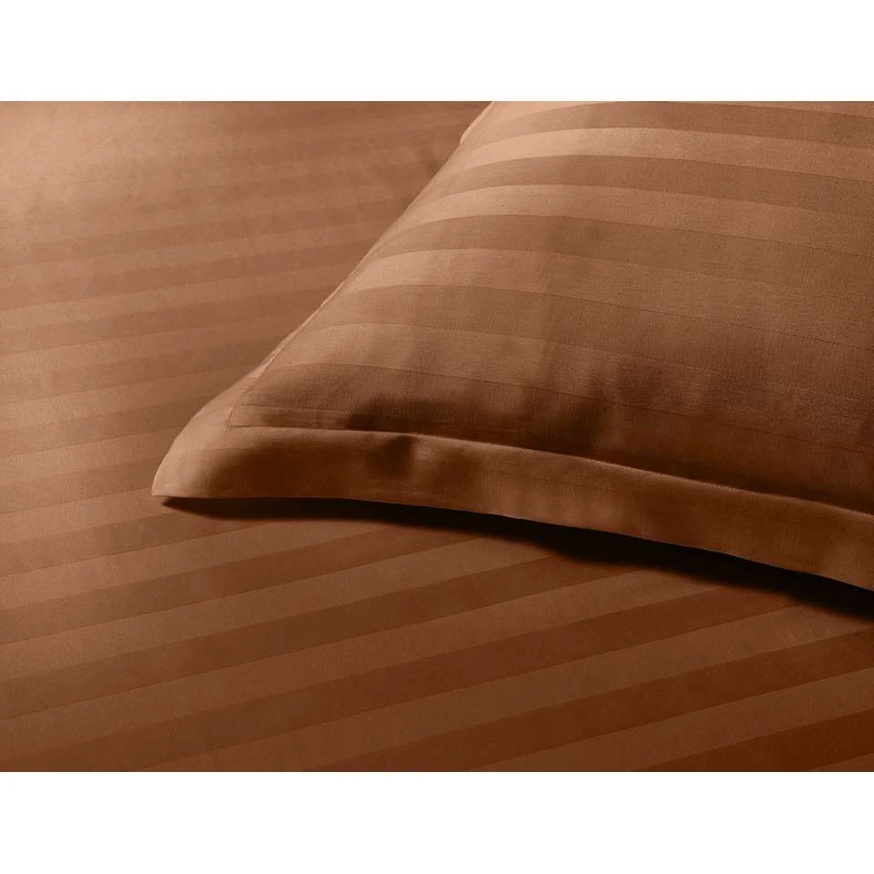 Papillon Dekbedovertrek Satijn Streep - 200x200/220 Cm - Bruin 5 Papillon Dekbedovertrek Satijn Streep - 200x200/220 Cm - Bruin - Afbeelding 3