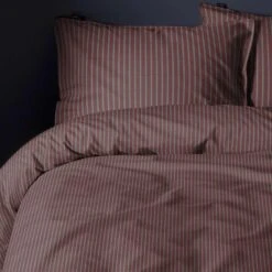 Damai Dekbedovertrek Hemingway - Rood - 200x200/220 Cm -Knusse Nacht 81027360 0100