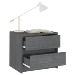 VidaXL Nachtkastje 40x30,5x35,5 Cm Massief Grenenhout Grijs 8 VidaXL Nachtkastje 40x30,5x35,5 Cm Massief Grenenhout Grijs -Knusse Nacht dd6dcb9070e6453db70d2f29cbde6203